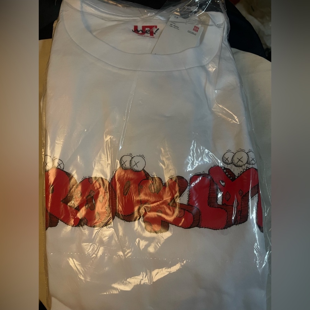 Kaws Brooklyn exclusive tee